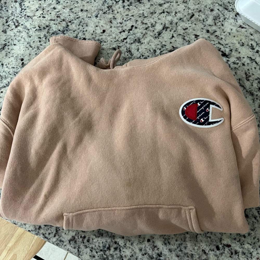 Medium woman’s Champion hoodie. Great condition just rarely wear.